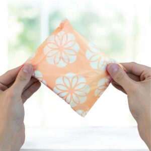 Equate Overnight Maxi Pads with Wings, Size 4, Overnight Protection (26 Count) - Image 11