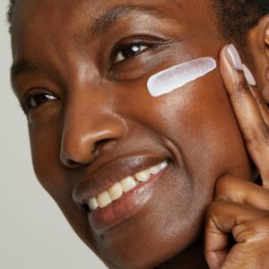 No7 Protect & Perfect Intense Advanced Day Cream with Peptides and SPF 30, All Skin Types, 1.69 oz - Image 3