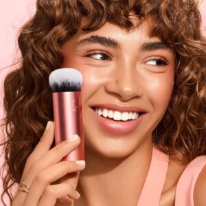 Real Techniques Bubble Blending Makeup Brush, Multipurpose Face Brush for Liquid, Cream, & Powder - Image 5