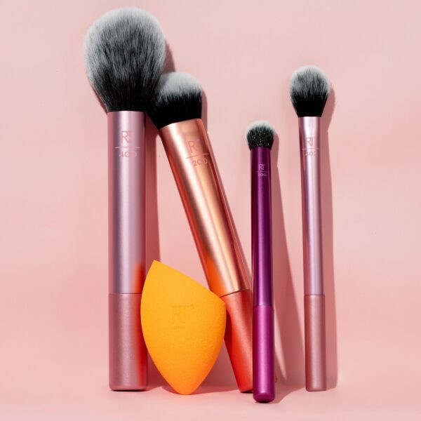 Real Techniques Everyday Essentials Kit, Makeup Brush & Beauty Sponge Set, 5 Piece Set