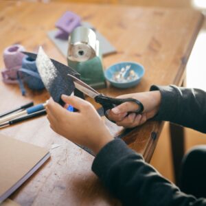 Fiskars 7-inch Student Scissor Ages 12-14, Black Glitter, 1 Count, Middle School and Craft Scissors - Image 6