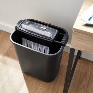 Pen+Gear 6-Sheet Strip Cut Credit Card & Paper Shredder, Black - Image 4